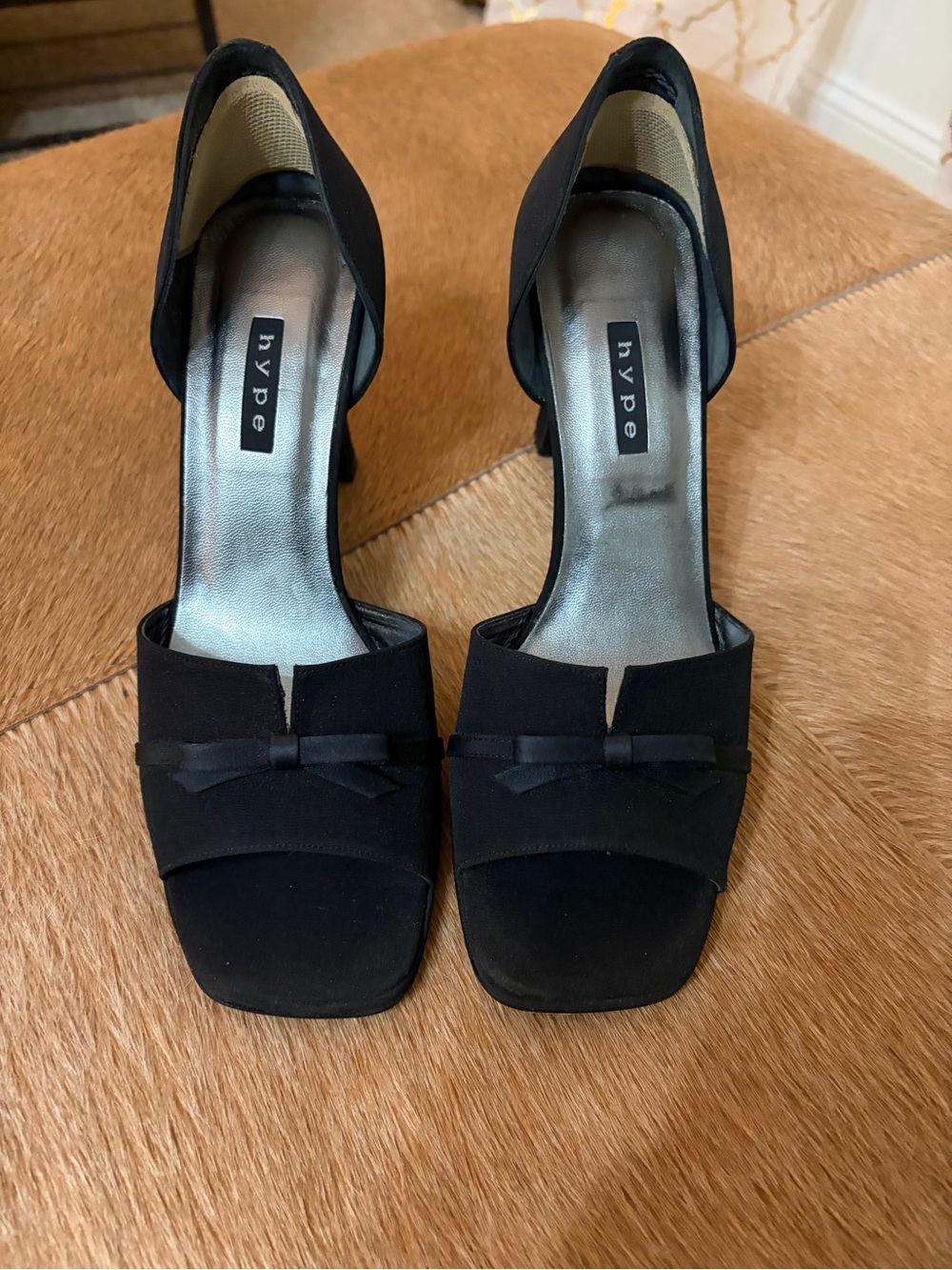Hype Black Open-Toe Bow Heels
